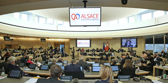 Réforme des institutions : l'Alsace prend date