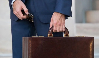 Mafias italiennes : attache-case et clavier