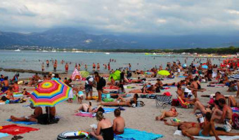Turisimu Si, Turisimu Nò : notre schizophrénie