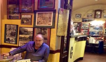 Caffè << U Grandval >> in Aiacciu , l' universu sputicu di Jrean-Claude Fieschi