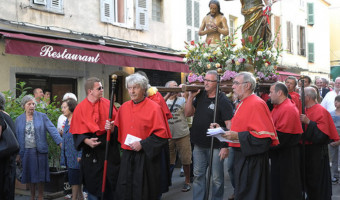 Cunfraternità San Ghjuvan Battista d’Aiacciu : nantu à u solcu di a memoria