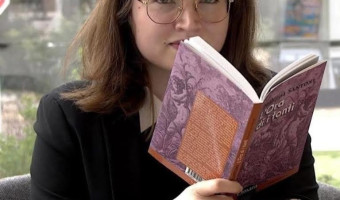 << L'ora di i tonti >> :ultimu rumanzu di Philippa Santoni