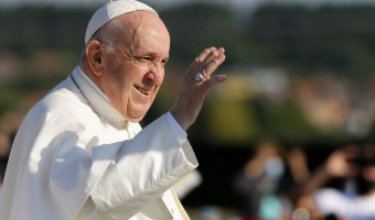 Pape François: tradition et réalisme du pouvoir pontifical
