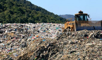 La Corse et les déchets : matraquage ,  trop- plein et fosse commune