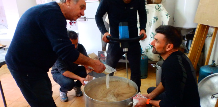 A TUMBERA DI RENNU  fête familiale et nustrale